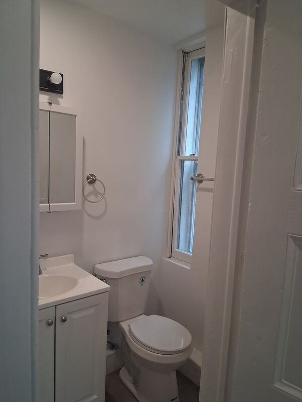 303 State St - Photo 4 of 7