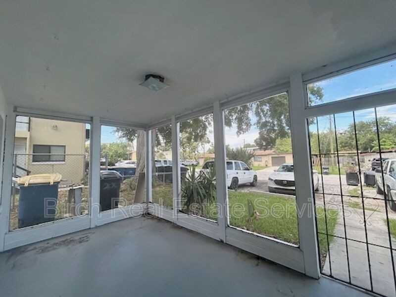 200 Waverly Way #200 - Photo 3 of 13