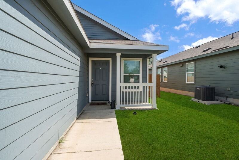 14718 Dillard Ml - Photo 3 of 29