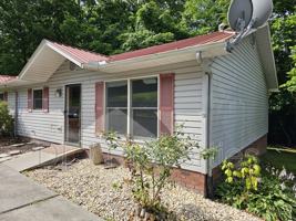 featured image of 1025 Center St #2