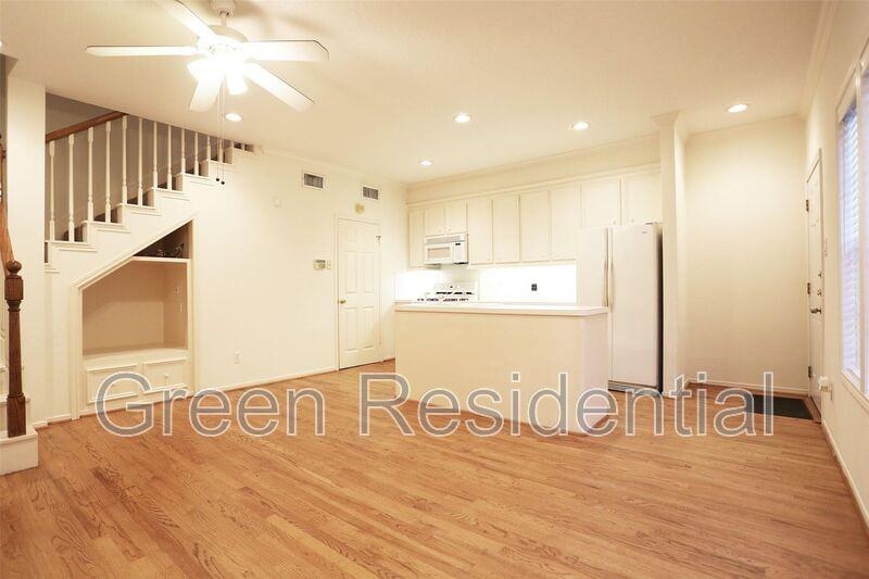 1967A University Blvd - Photo 2 of 14