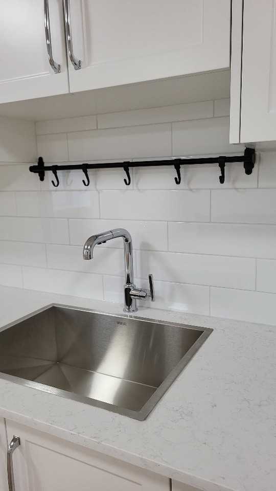 415 Trinity Street - Photo 2 of 11
