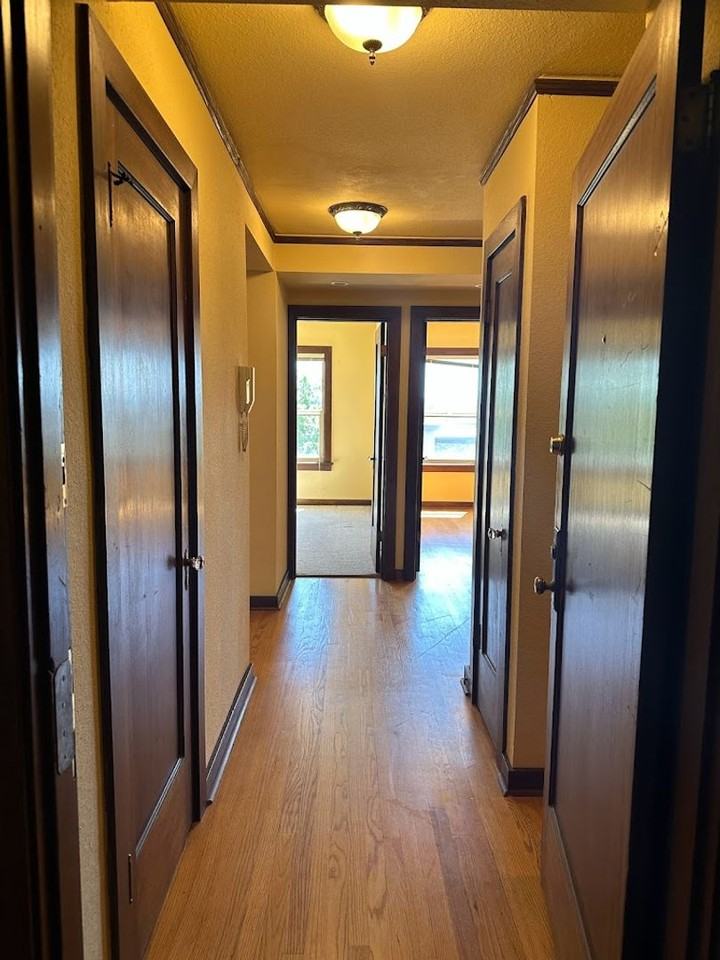 Ella Robert - Photo 7 of 45