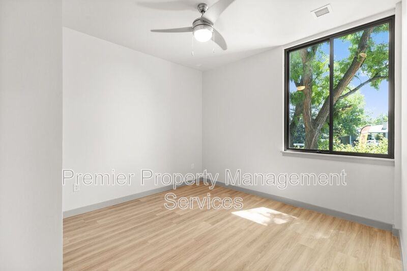 1127 Alderson Ave #310 - Photo 3 of 8