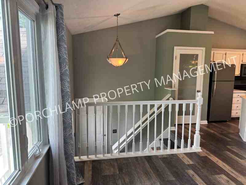 6235 Cascade Rd Se - Photo 6 of 17