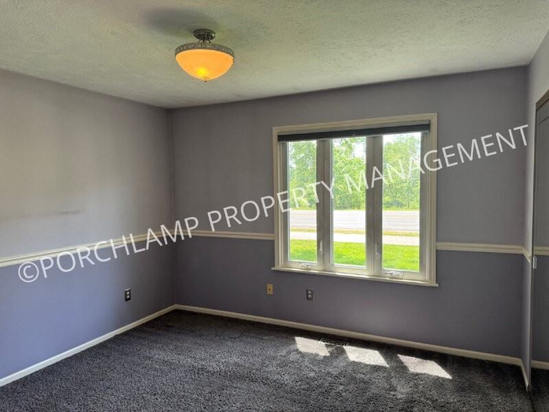 6235 Cascade Rd Se - Photo 7 of 17