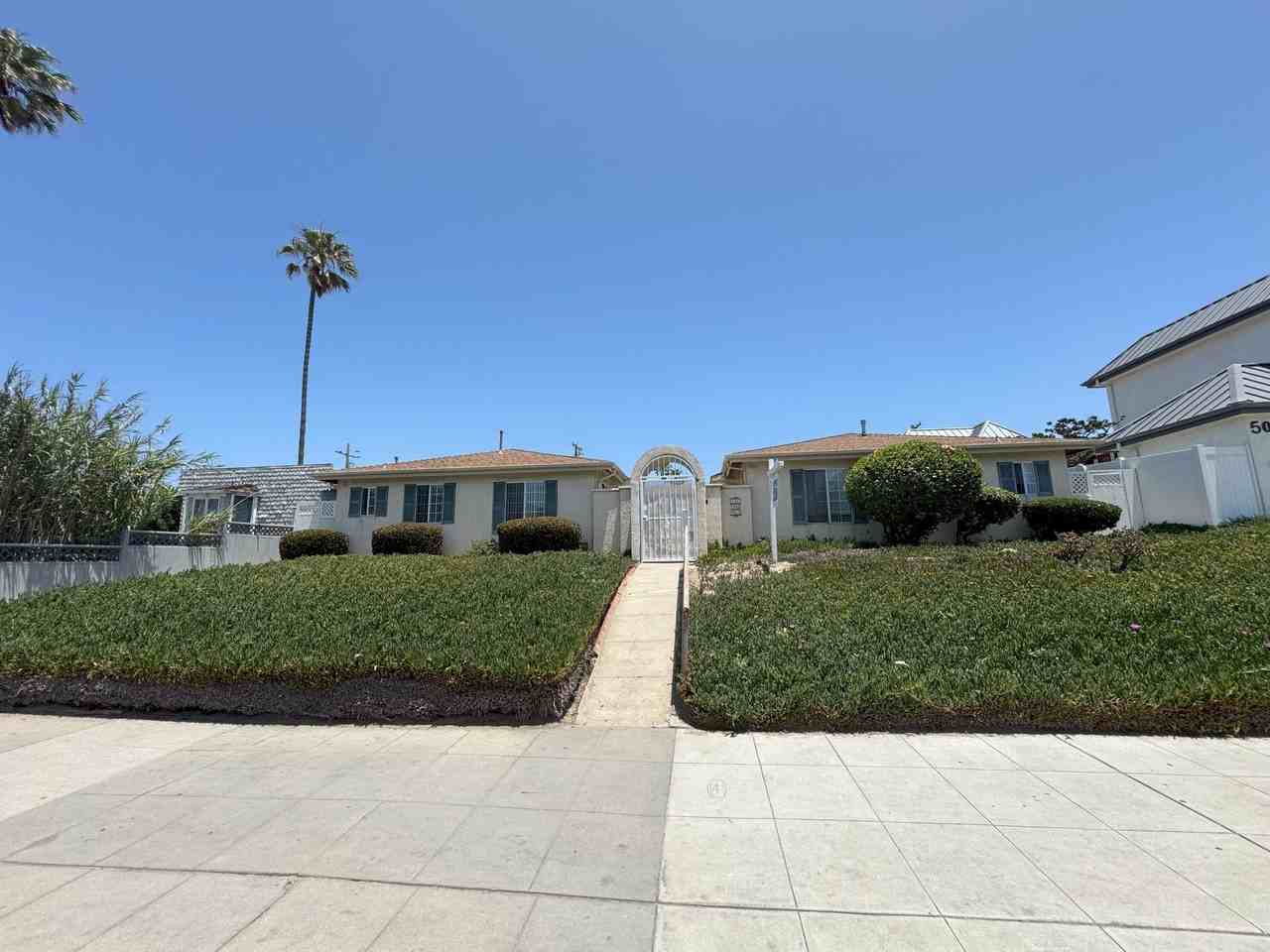 10 Units Ocean Beach... 1/2 block to beach - Photo 3 of 9