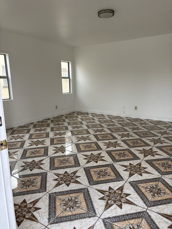 8976 Virginia Avenue - Photo 2 of 17