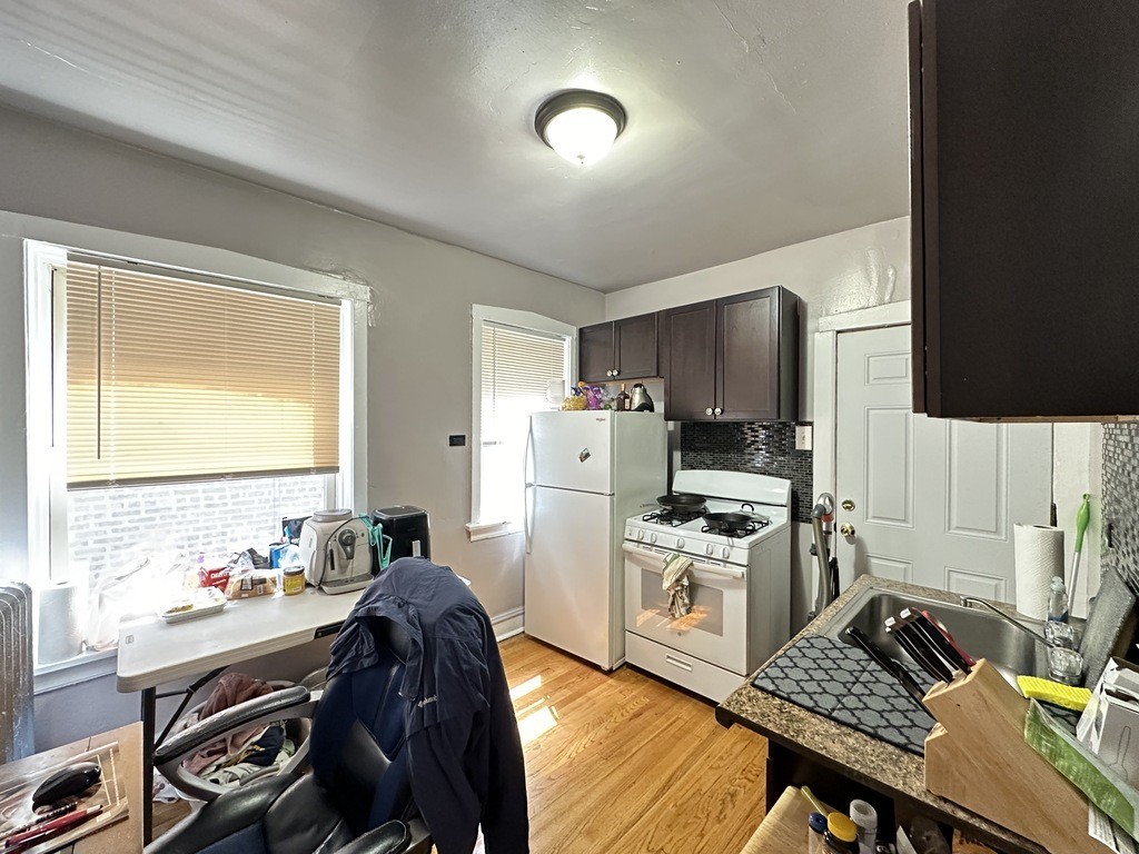 4027 W Melrose St #2N - Photo 2 of 21