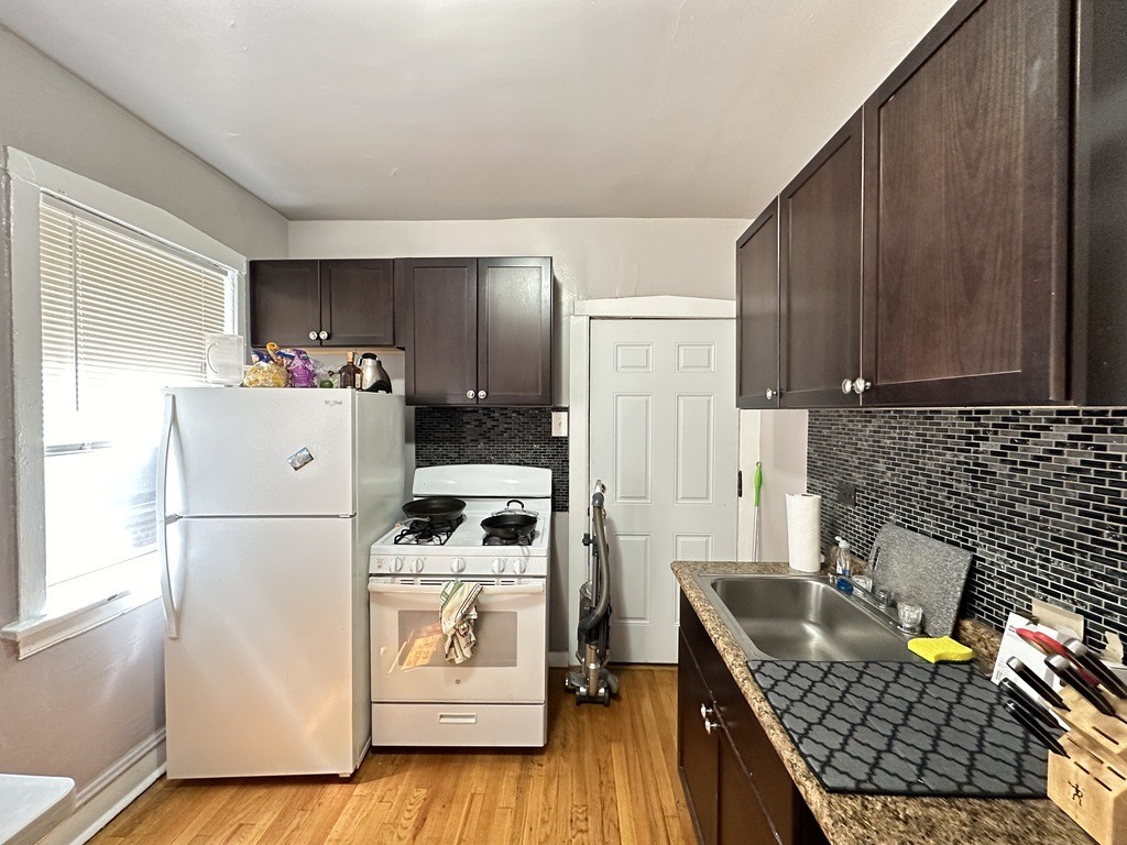 4027 W Melrose St #2N - Photo 3 of 21