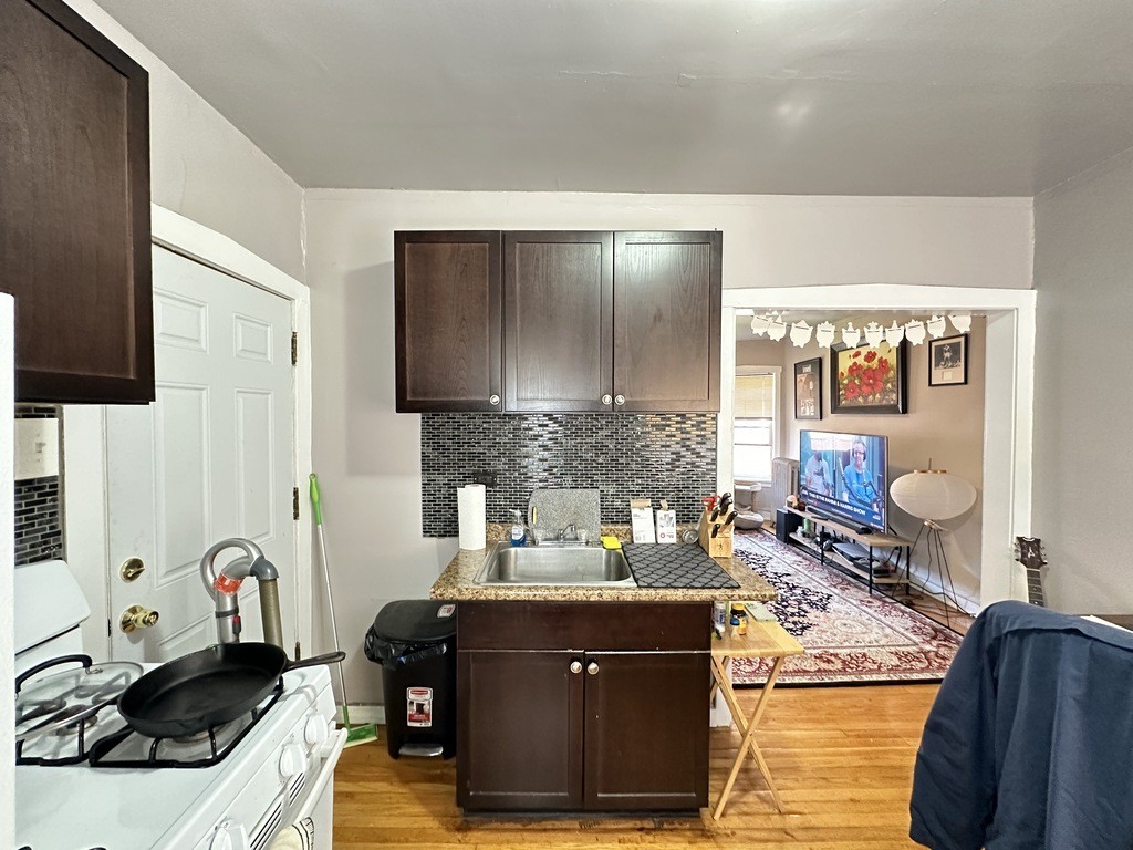4027 W Melrose St #2N - Photo 5 of 21