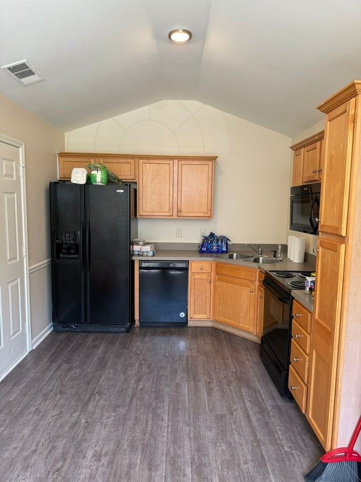 214 Pine Ridge Trce - Photo 4 of 14