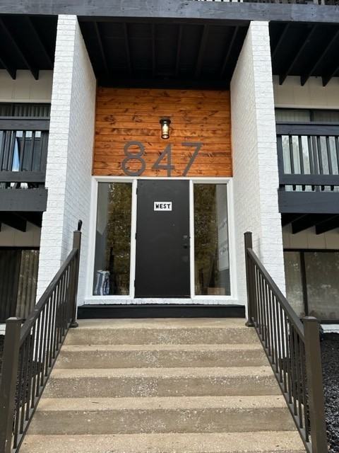 847 South Lake Park Avenue - Photo 2 of 12