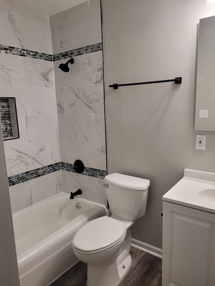 847 South Lake Park Avenue - Photo 5 of 12
