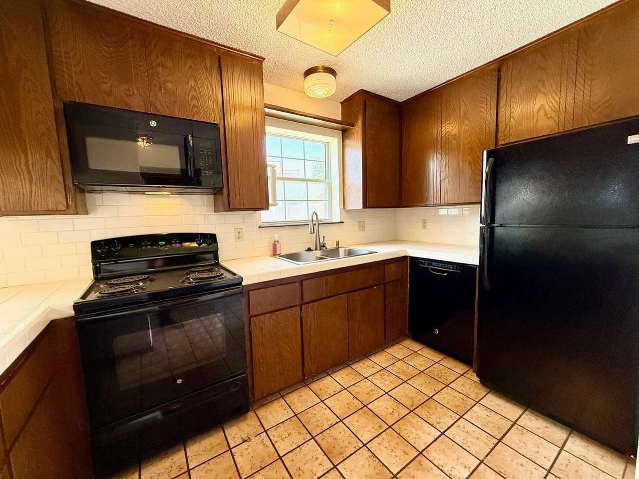 3202 Barley Ct - Photo 5 of 16