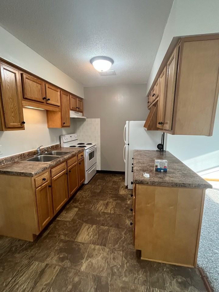 7613 48th Avenue - Photo 2 of 7