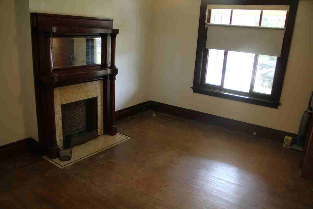 5825 Bartlett - Photo 3 of 10