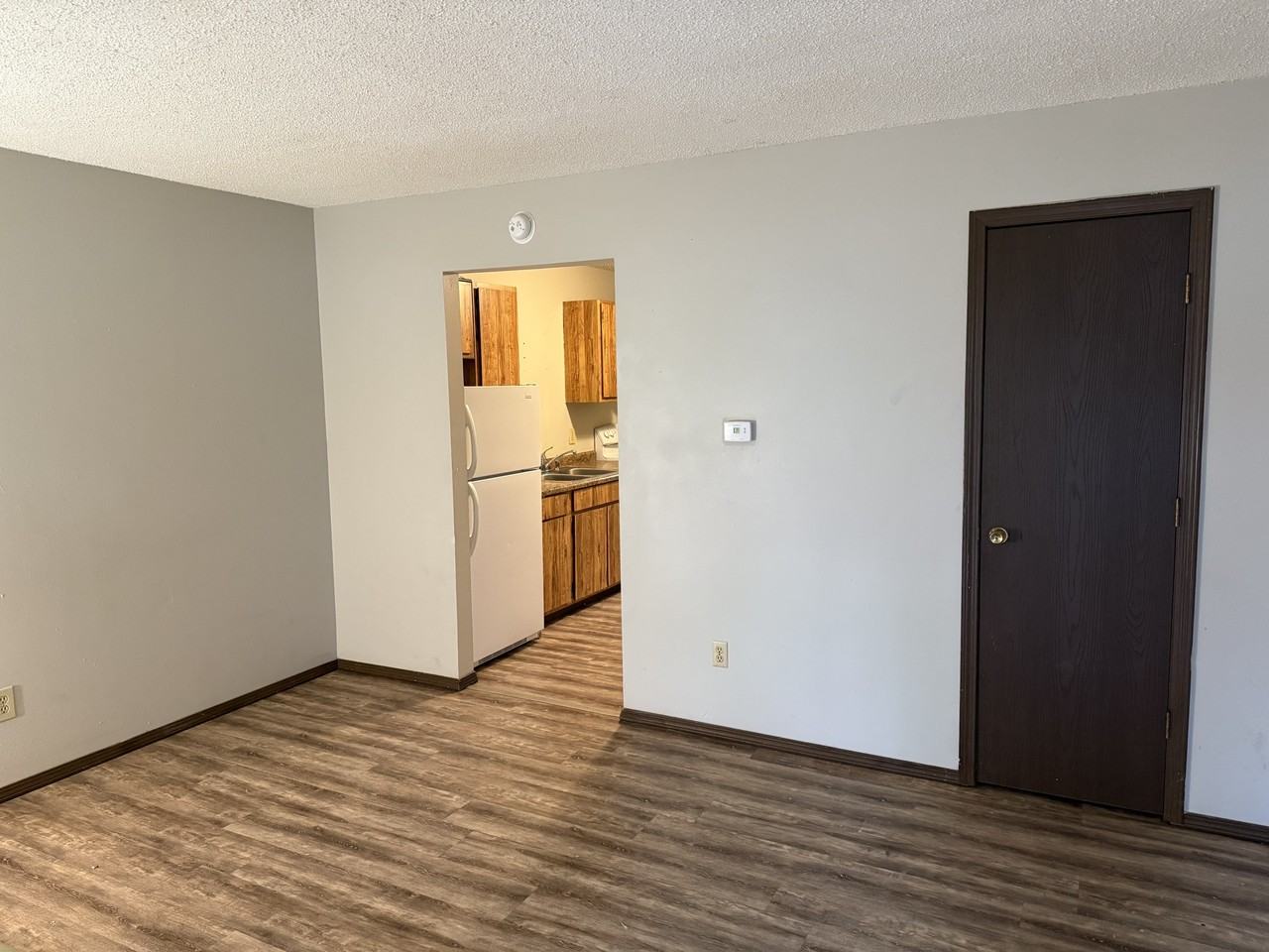 430 W. Hay St. - Photo 2 of 5