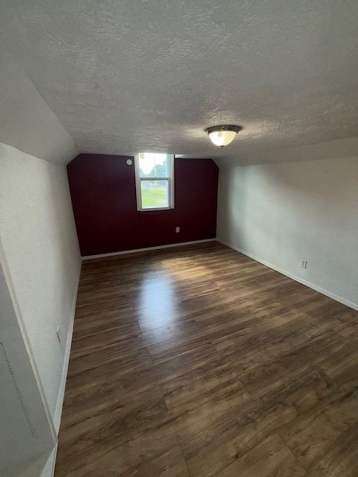 1115 N Elliott St - Photo 7 of 10