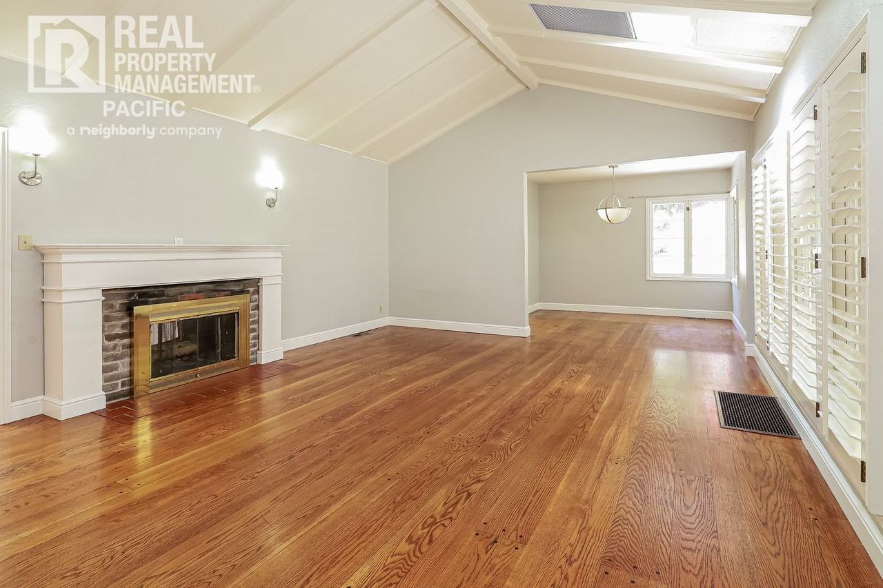 5627 Cabot Dr - Photo 2 of 24