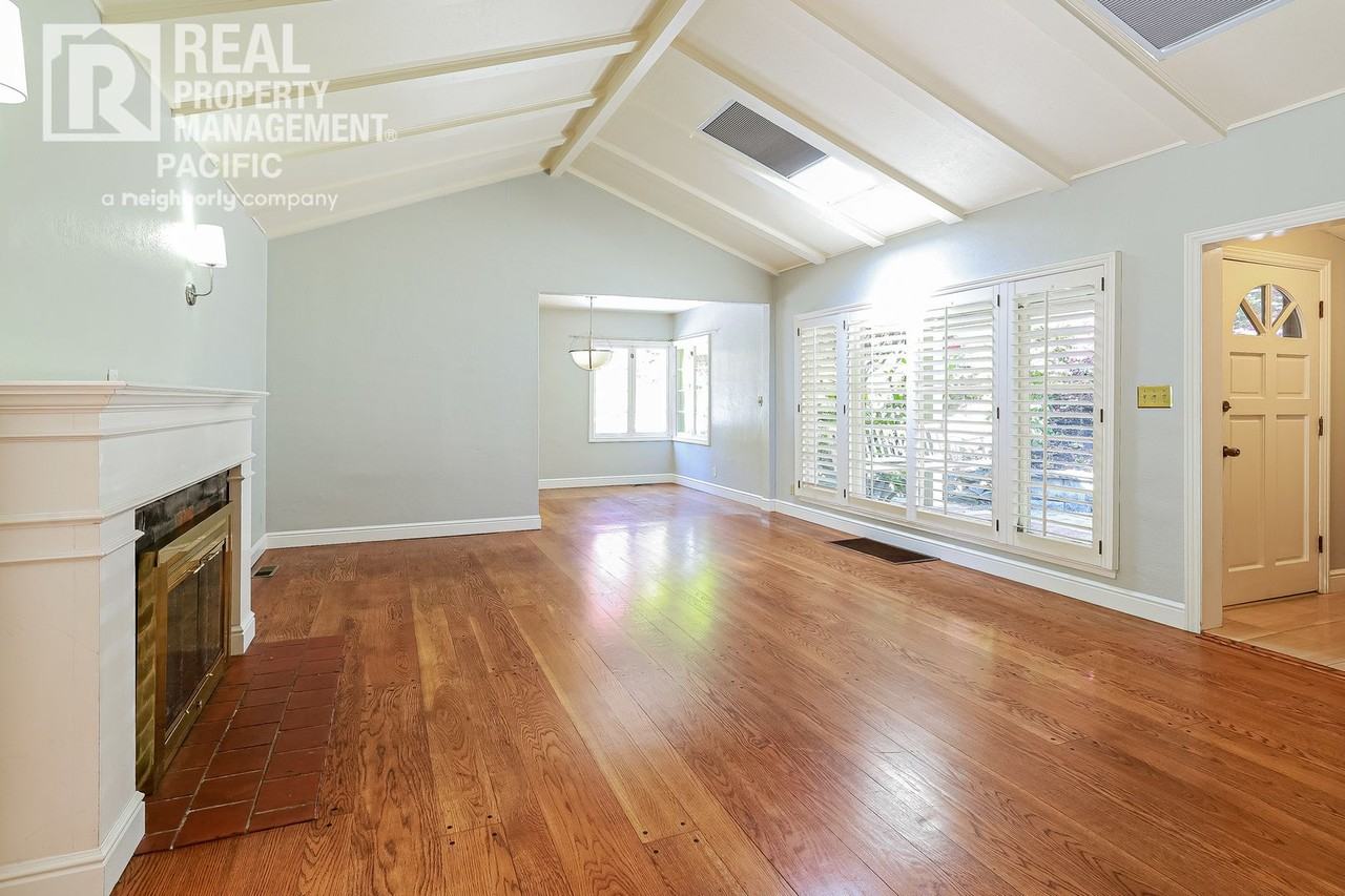 5627 Cabot Dr - Photo 3 of 24