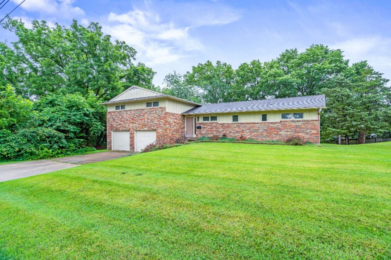 820 S Fairview Rd #A - Photo 2 of 18