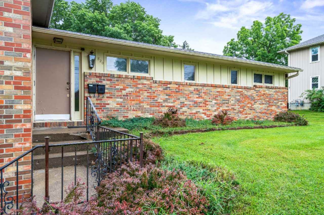 820 S Fairview Rd #A - Photo 3 of 18