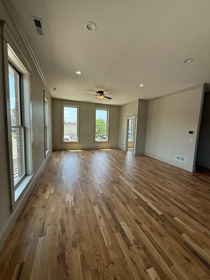129 E Lincoln Ave - Photo 2 of 15