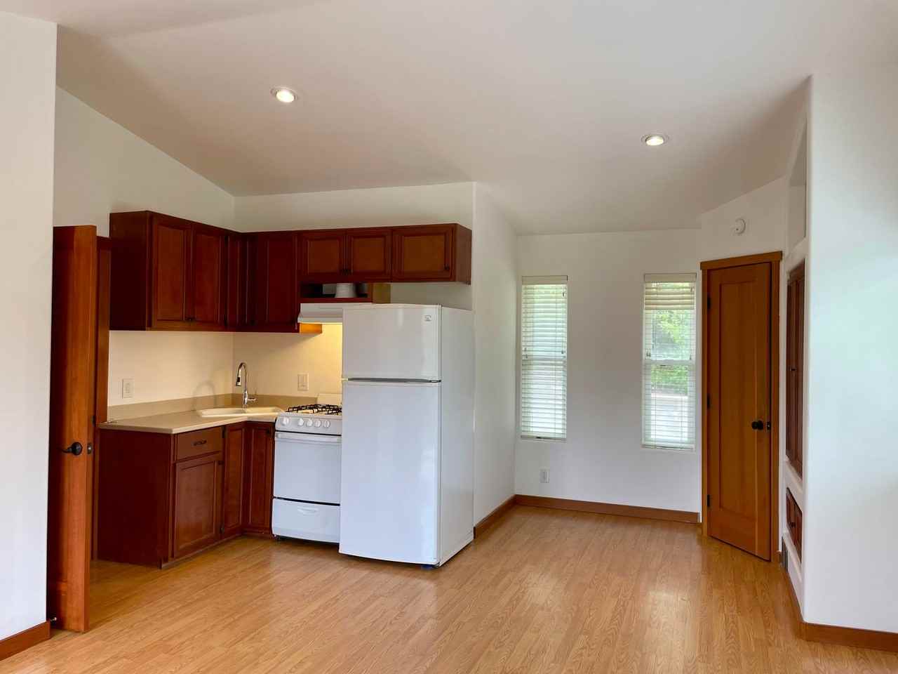 598 Sycamore Vista Rd - Photo 3 of 16