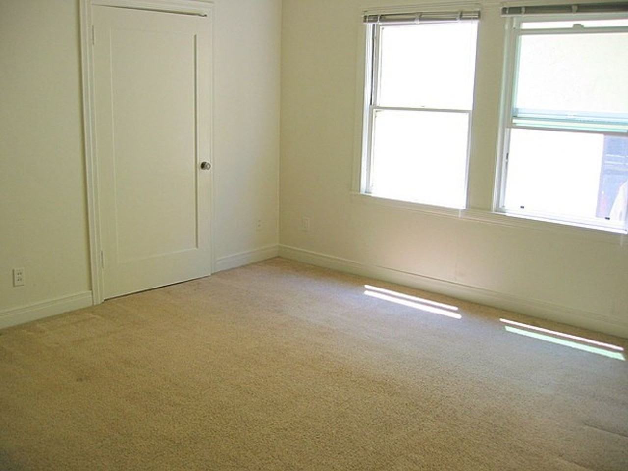 1757 Oxford St #11 - Photo 3 of 4