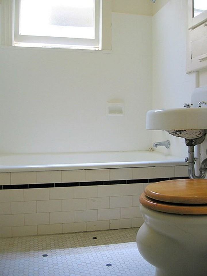 1757 Oxford St #11 - Photo 4 of 4