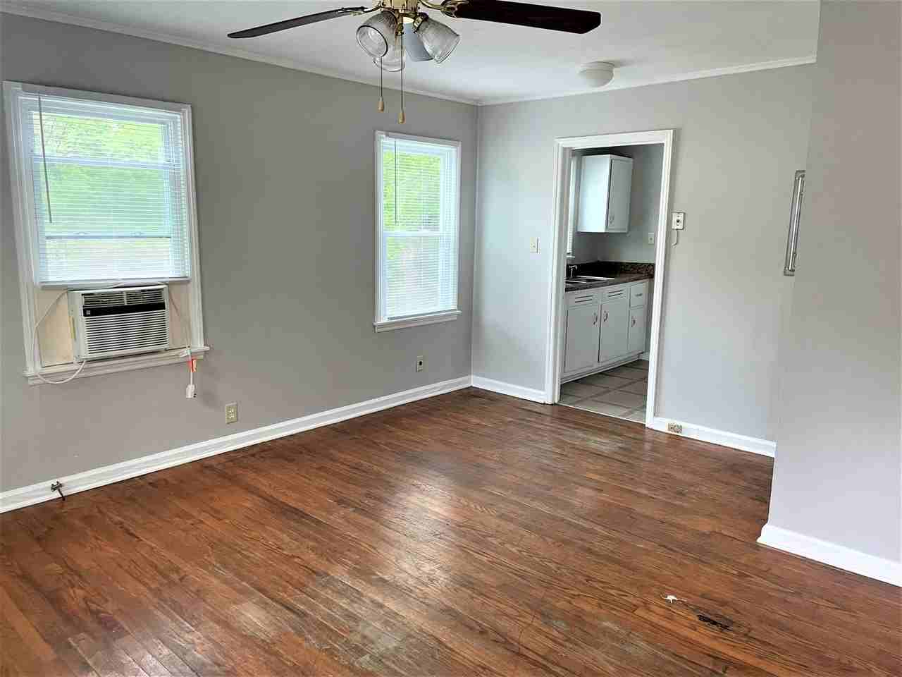 203 Sunset Ct - Photo 2 of 9