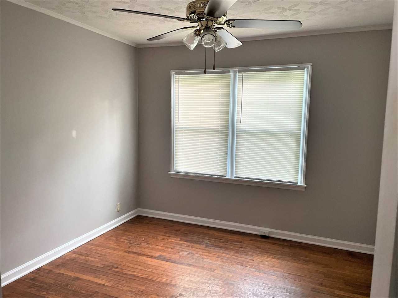 203 Sunset Ct - Photo 6 of 9