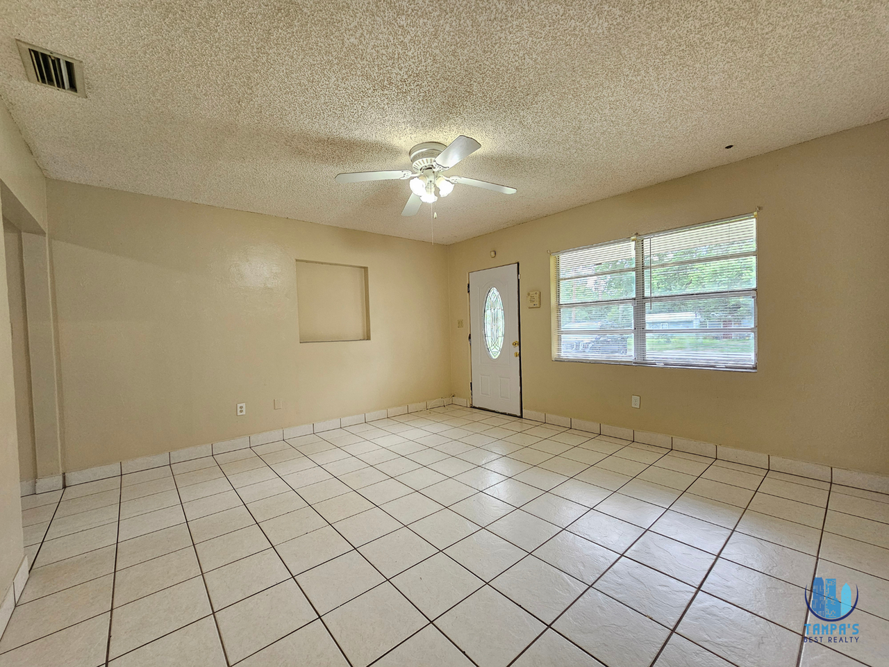 2235 Lakeview St - Photo 2 of 16