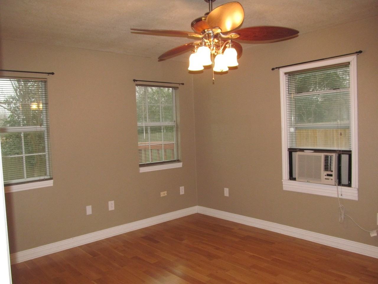 211 W 14th Ave - Photo 5 of 17