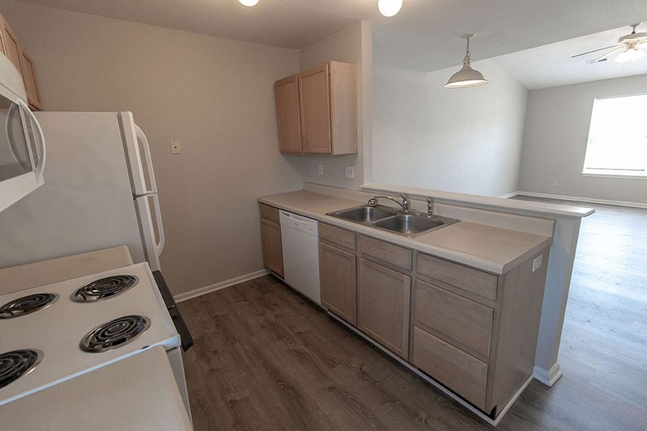 1507 Riva Ridge Ct - Photo 7 of 28