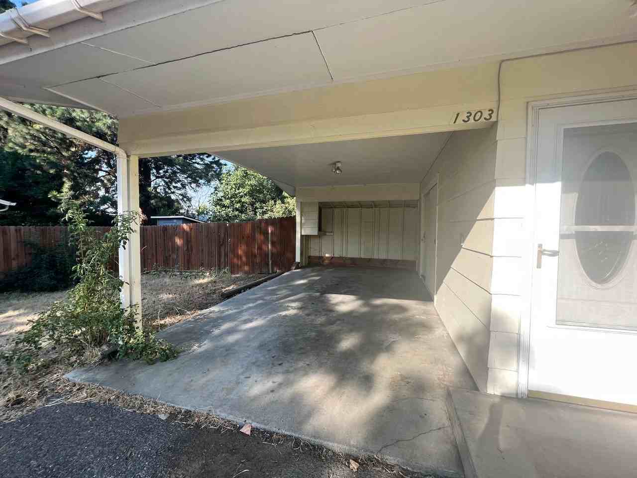 1303 N Brooklane St - Photo 3 of 22