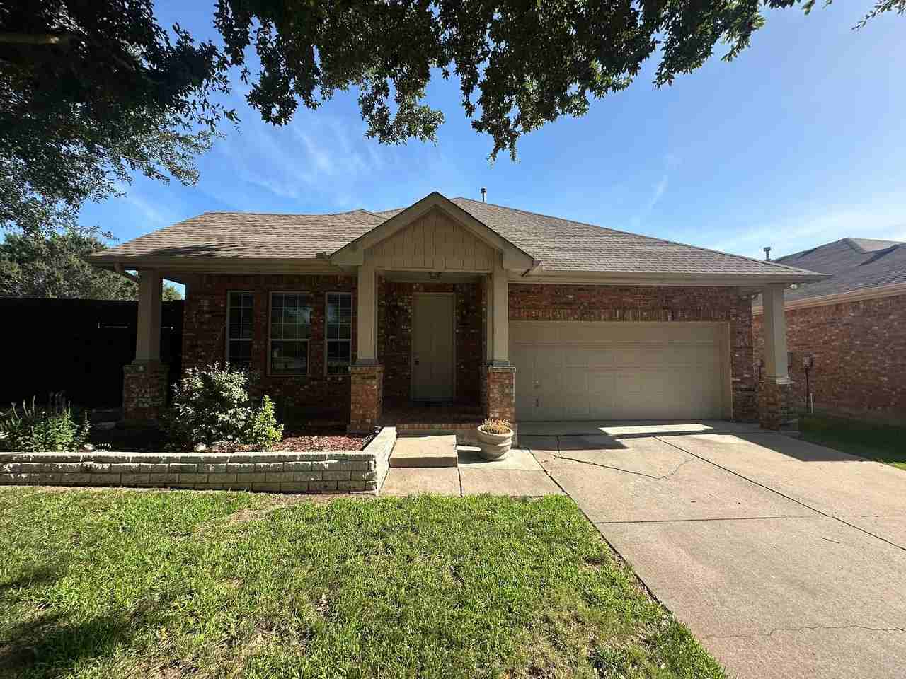 6008 Calloway Dr - Photo 3 of 44