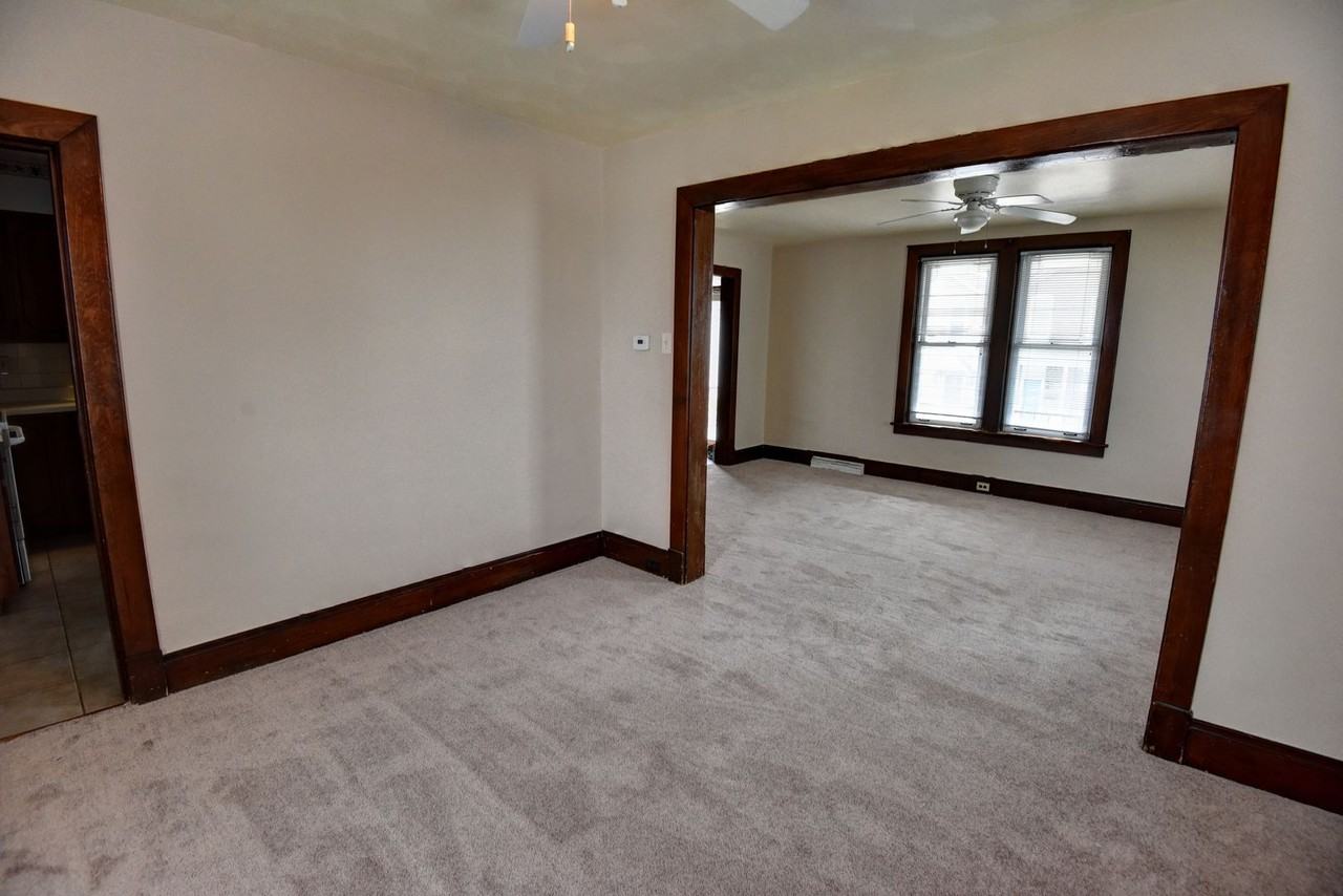 739 Lemington St - Photo 3 of 32
