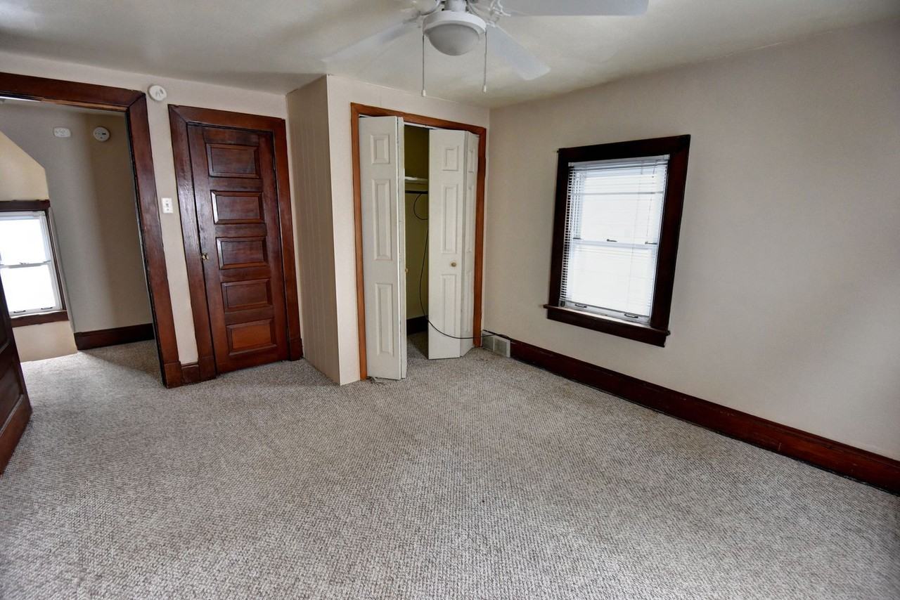 739 Lemington St - Photo 7 of 32