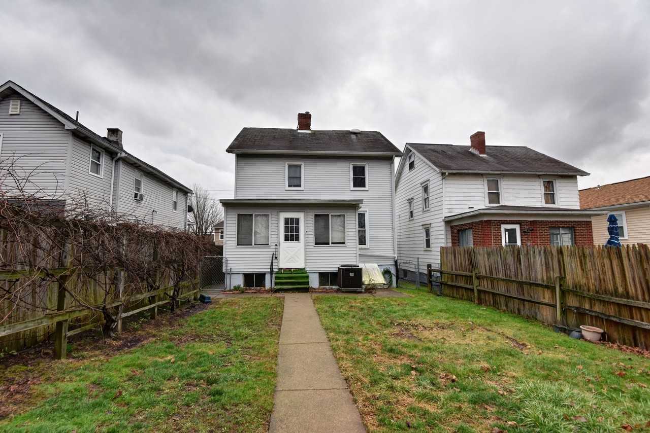 739 Lemington St - Photo 5 of 32
