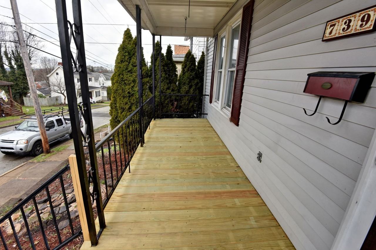 739 Lemington St - Photo 4 of 32