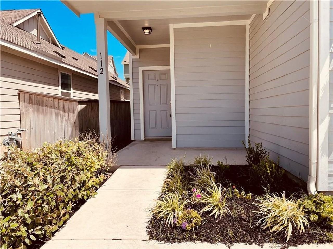 112 Wind Flower Ln - Photo 2 of 38