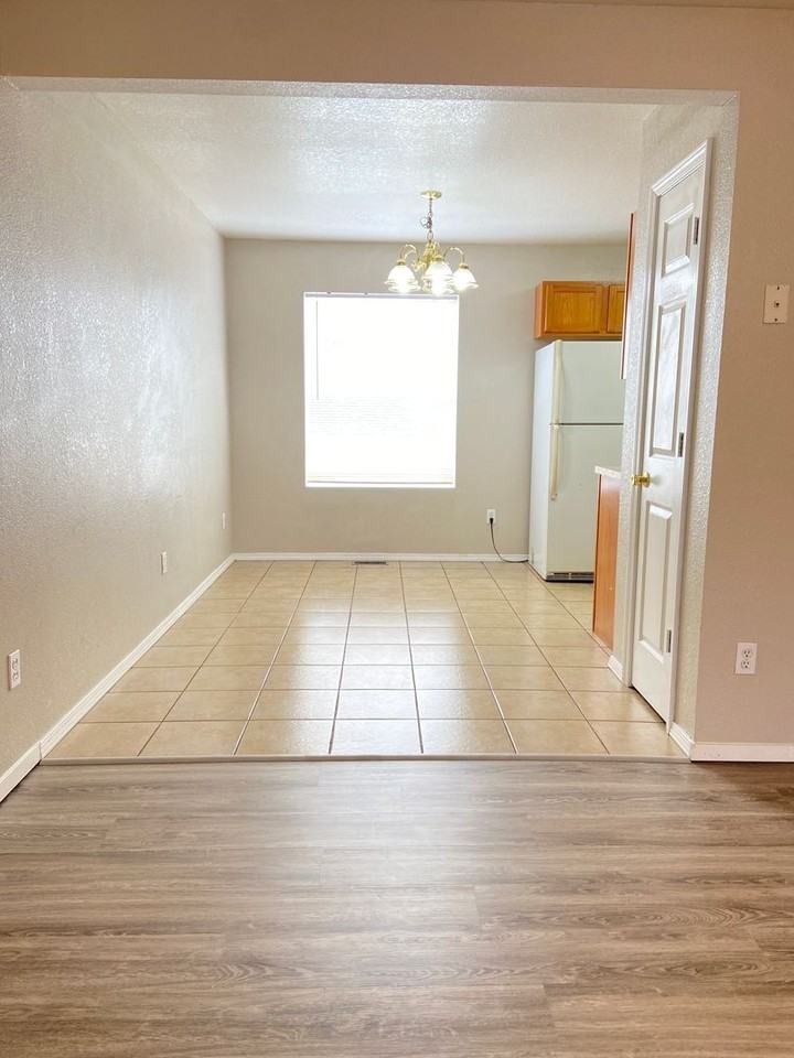 502 Twin Oaks - Photo 6 of 29