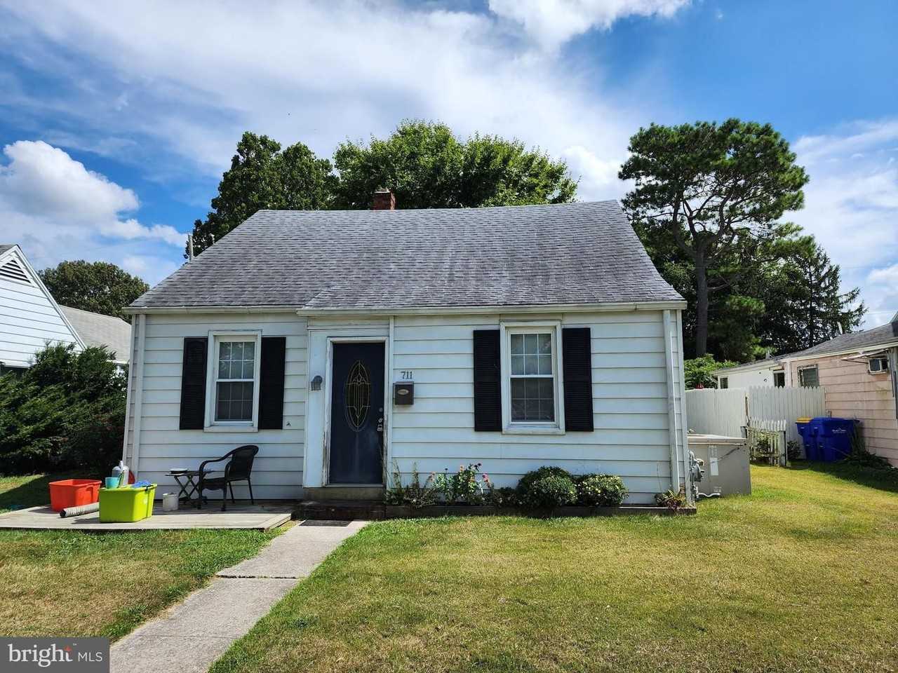 711 Washington Ave - Photo 2 of 11