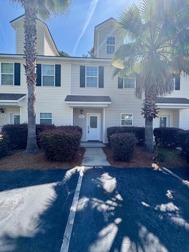 4942 Date Palm Dr - Photo 3 of 16