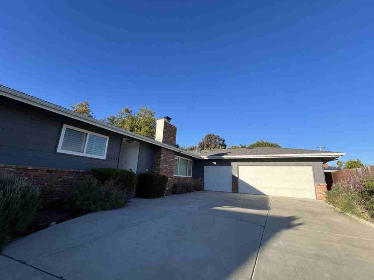 9402 Broadmoor Pl - Photo 3 of 26