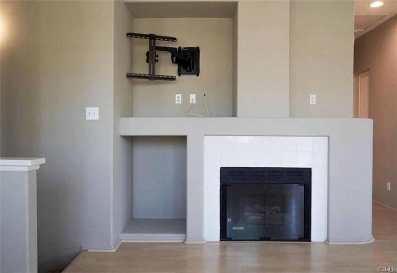 1115 S Positano Ave - Photo 2 of 7