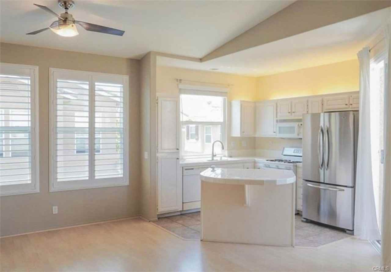 1115 S Positano Ave - Photo 3 of 7