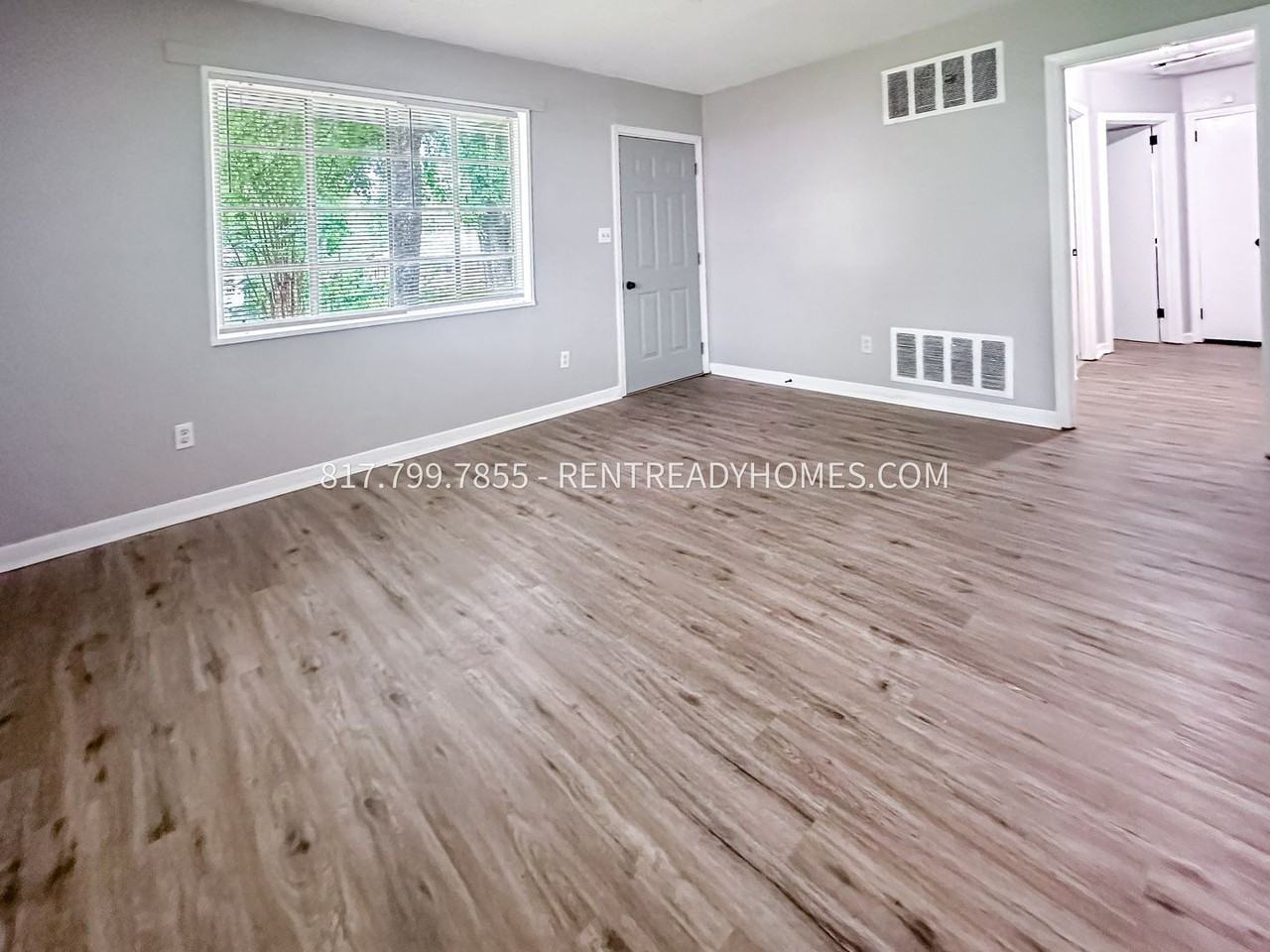 405 Midway Street - Photo 3 of 9